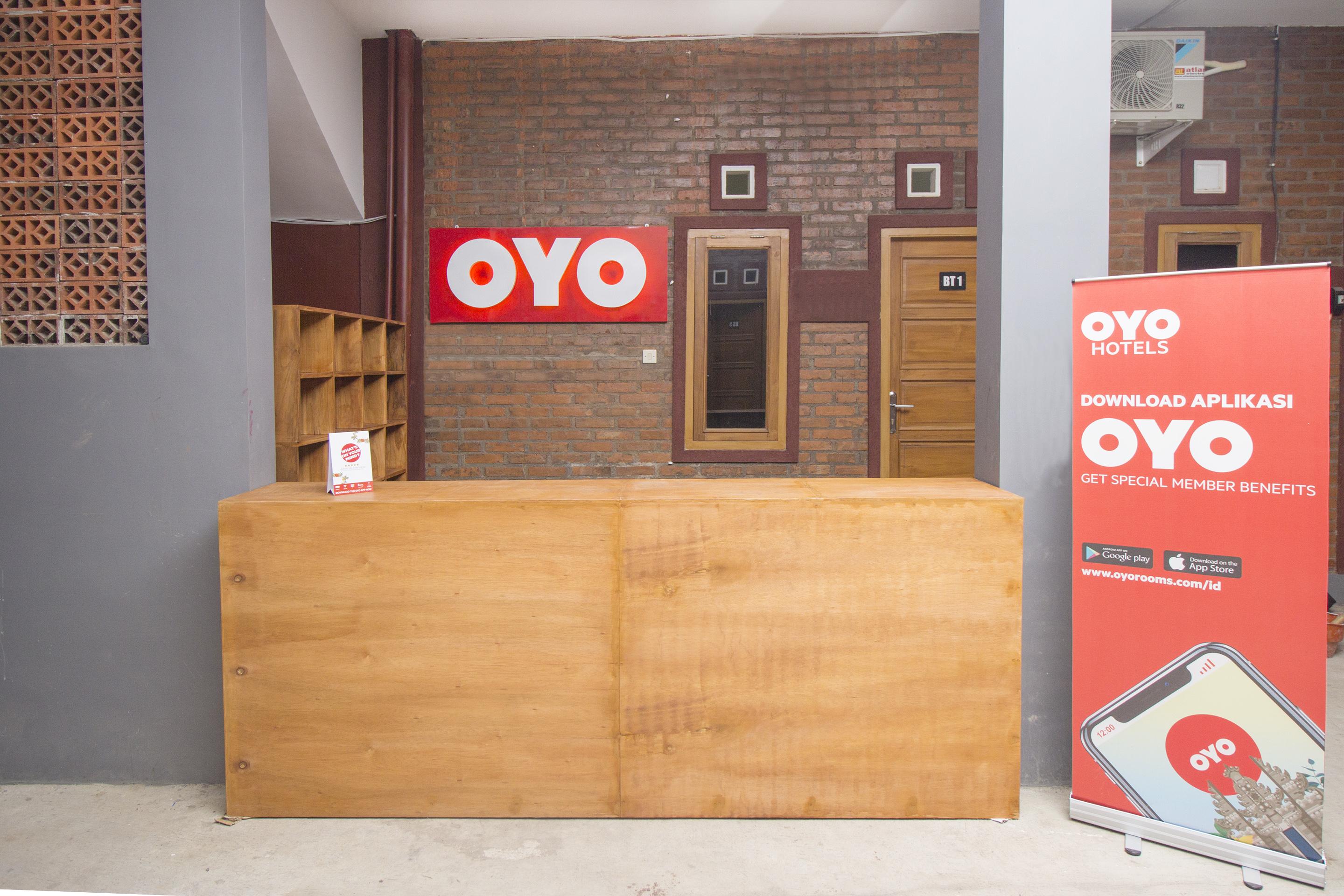 Oyo 952 Annisa Syariah Guest House Yogyakarta Exterior photo